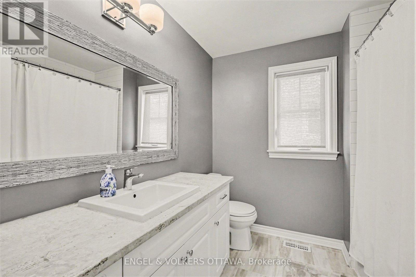 118 Kestrel Street, Ottawa, Ontario  K1T 0P8 - Photo 9 - X13068136