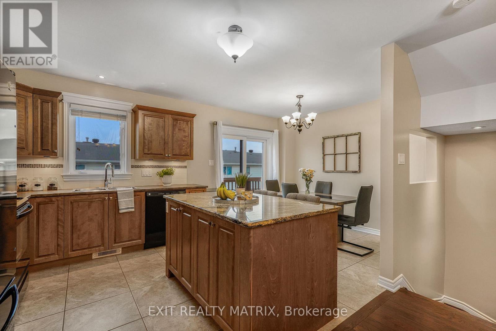 111 Brilia Private, Ottawa, Ontario  K1J 0B7 - Photo 13 - X13068172