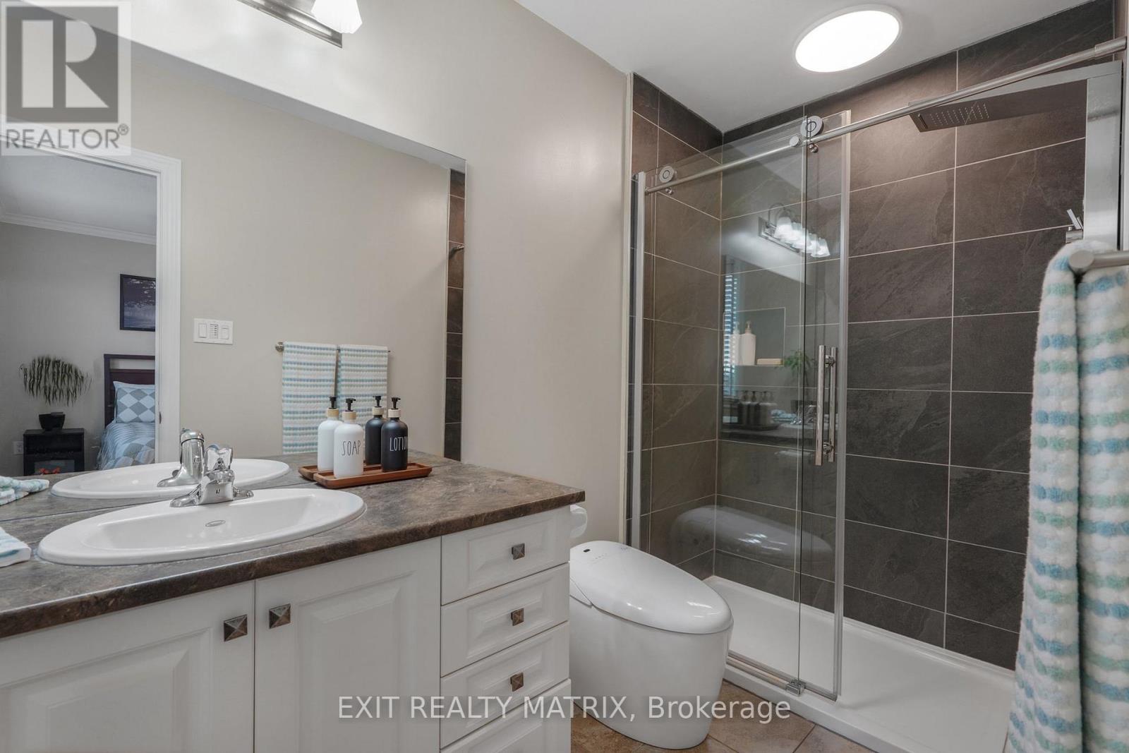111 Brilia Private, Ottawa, Ontario  K1J 0B7 - Photo 24 - X13068172