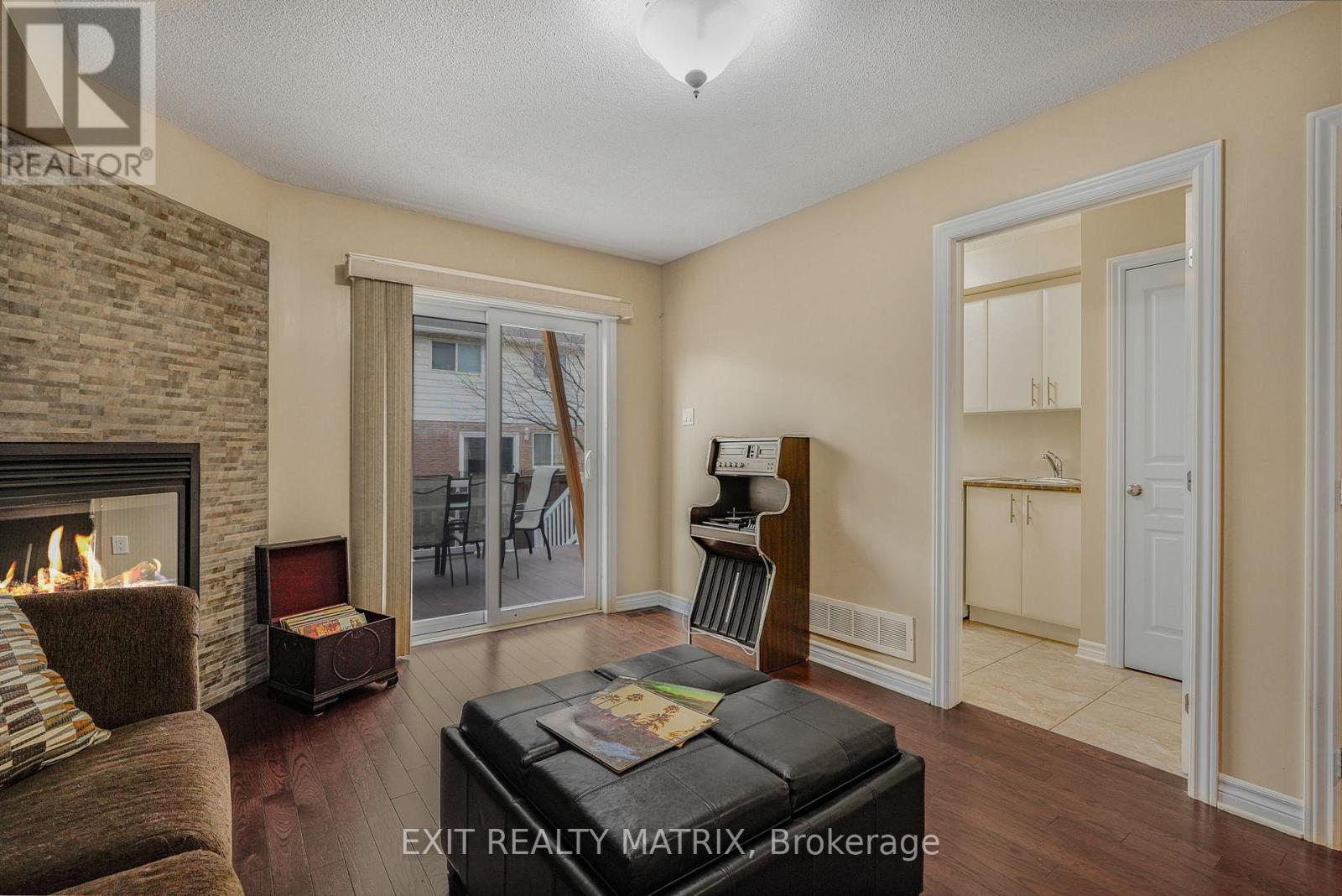 111 Brilia Private, Ottawa, Ontario  K1J 0B7 - Photo 6 - X13068172