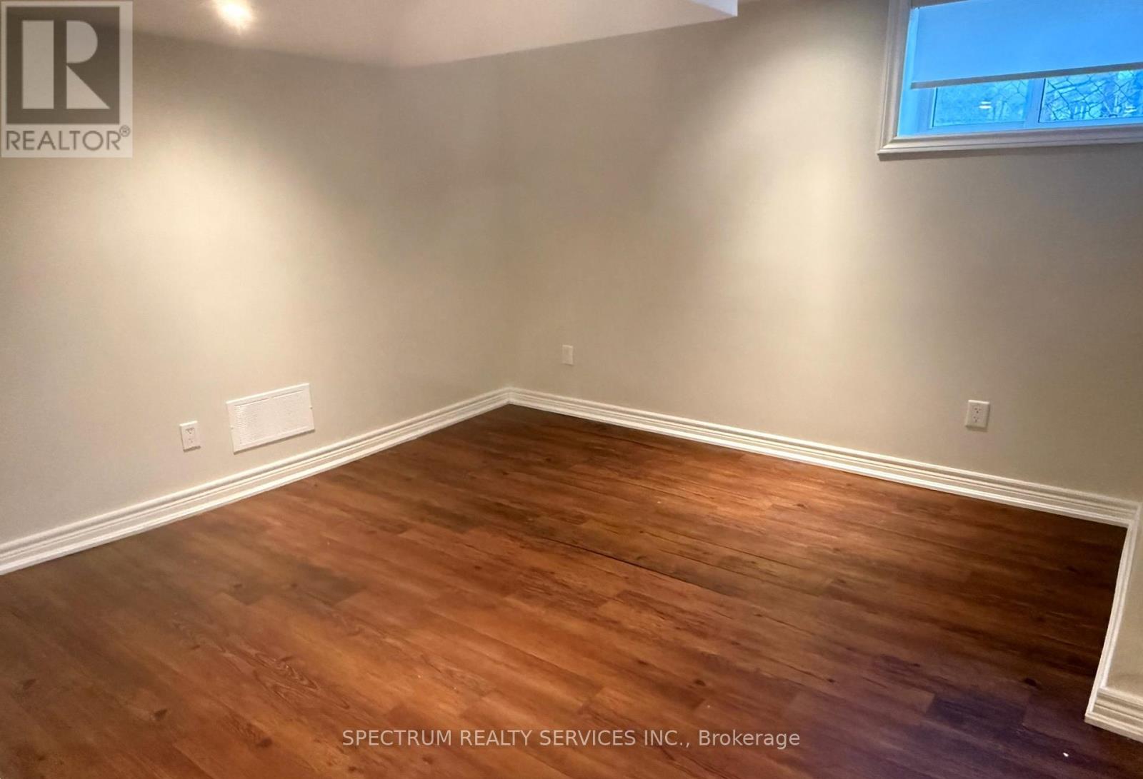 Lower - 1002 Weston Road, Toronto, Ontario  M6N 3S1 - Photo 8 - W12846162