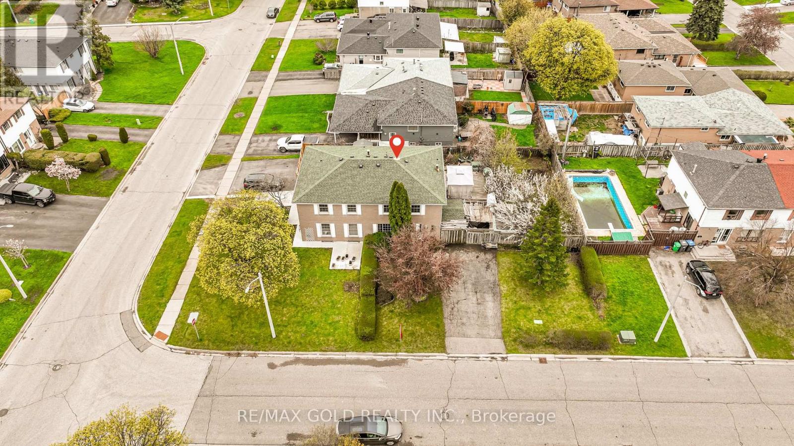 64 Dalraith Crescent, Brampton, Ontario  L6T 2X5 - Photo 2 - W13062426