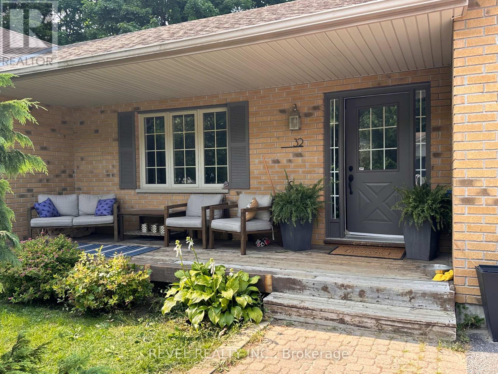32 Hickory Lane, Oro-Medonte, Ontario  L0K 1E0 - Photo 2 - S12803060