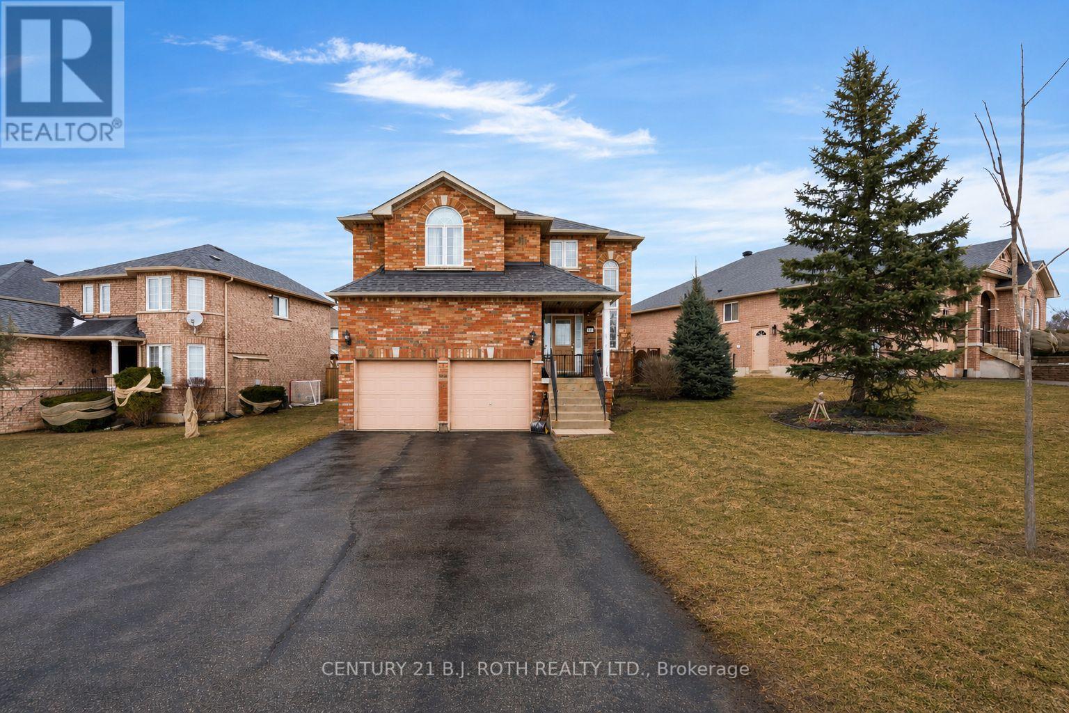 32 PRINCE OF WALES DRIVE, Barrie, Ontario