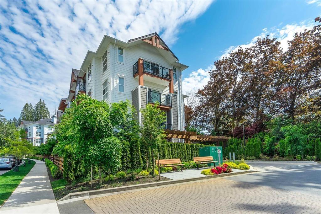 207 14550 Winter Crescent, Surrey, British Columbia  V4P 0G4 - Photo 3 - R3117878