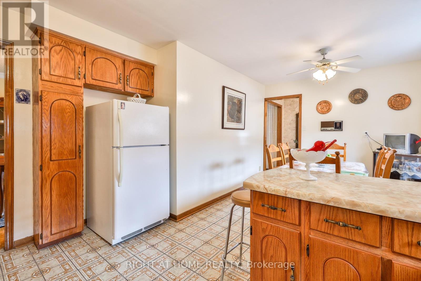 101 Benjamin Boake Trail, Toronto, Ontario  M3J 3C8 - Photo 12 - W13012798