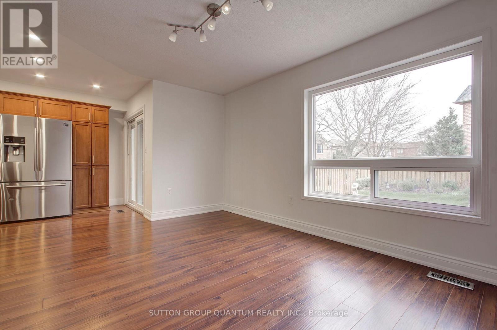 350 Ravineview Way, Oakville, Ontario  L6H 6S5 - Photo 17 - W13062842