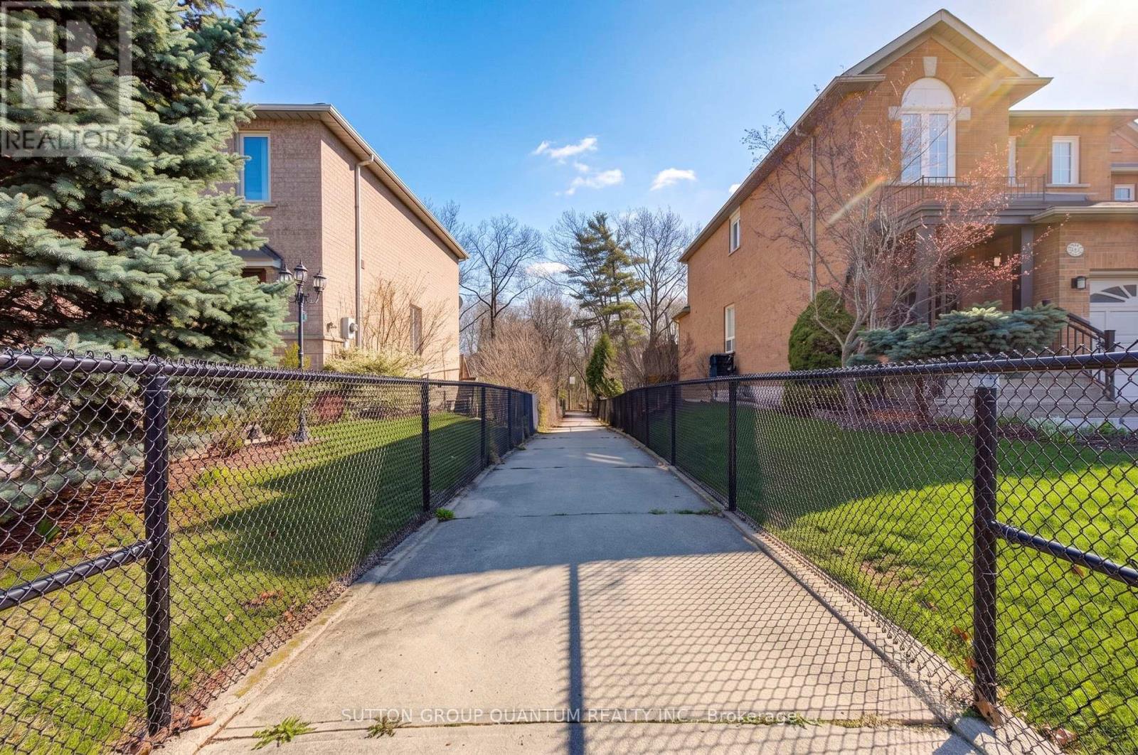 350 Ravineview Way, Oakville, Ontario  L6H 6S5 - Photo 46 - W13062842