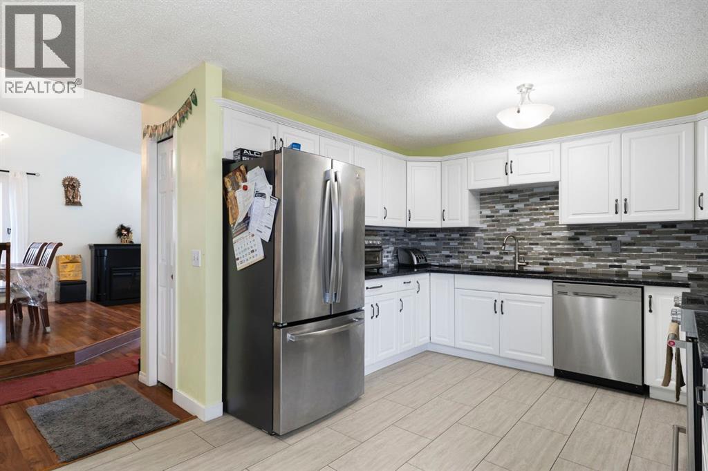 8 Hawkfield Crescent NW, Calgary, Alberta  T3G 1Z5 - Photo 8 - A2304656