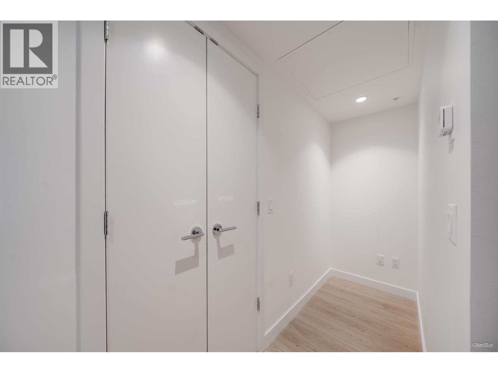 202 9580 Tower Road, Burnaby, British Columbia  V5A 0G5 - Photo 2 - R3118171