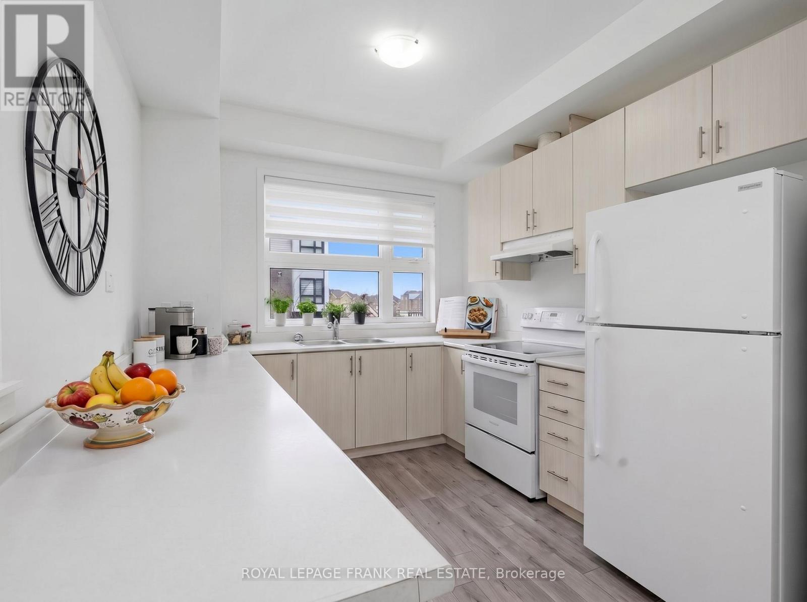 36 Bateson Street, Ajax, Ontario  L1S 7M3 - Photo 3 - E12994758