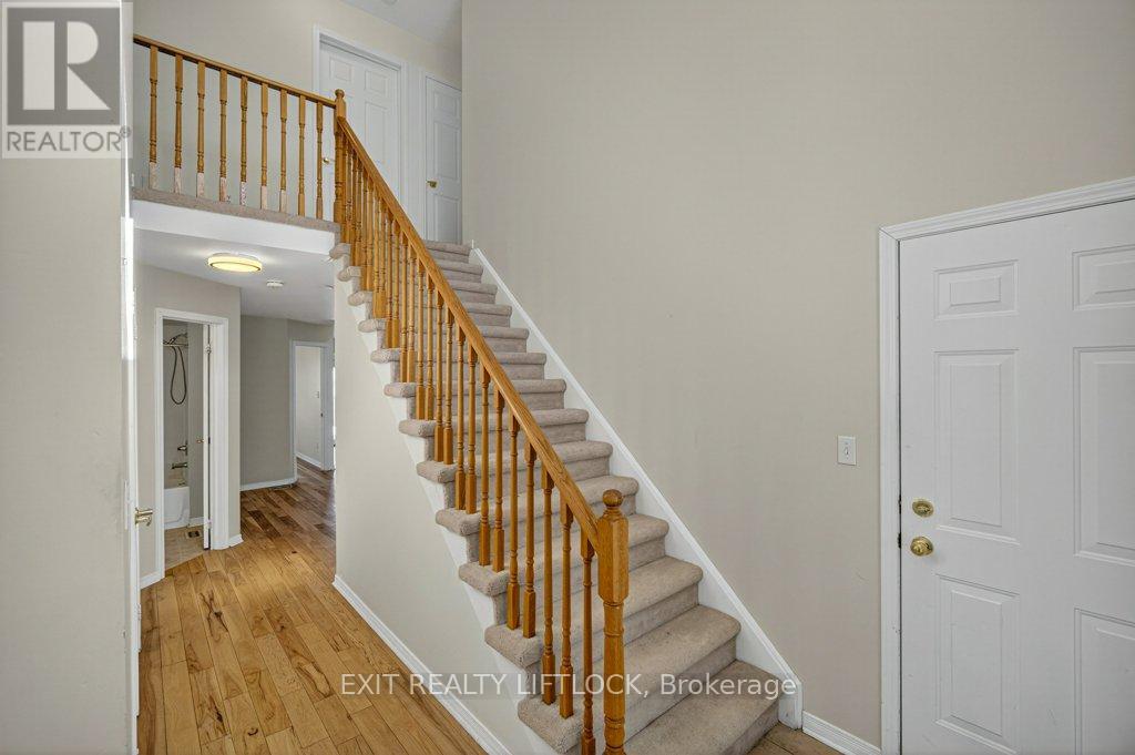 1418 Hancox Court, Peterborough, Ontario  K9K 2M2 - Photo 4 - X12860484