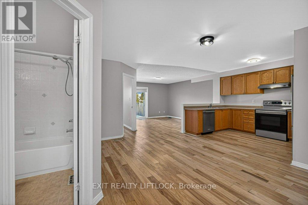 1418 Hancox Court, Peterborough, Ontario  K9K 2M2 - Photo 5 - X12860484