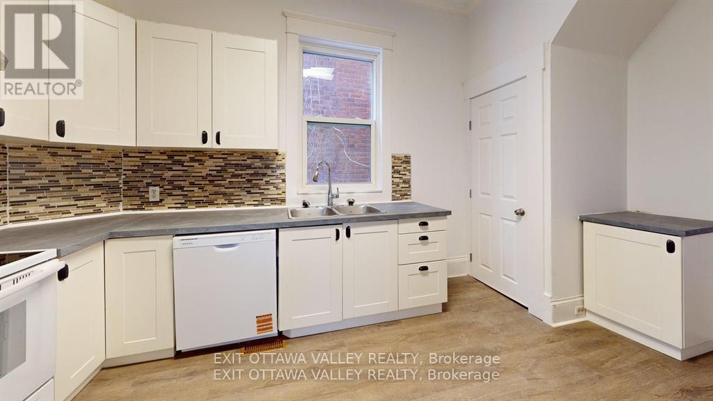 216 Mary Street, Pembroke, Ontario  K8A 5V8 - Photo 16 - X12977290