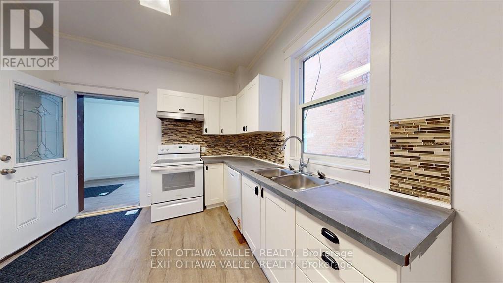 216 Mary Street, Pembroke, Ontario  K8A 5V8 - Photo 12 - X12977290