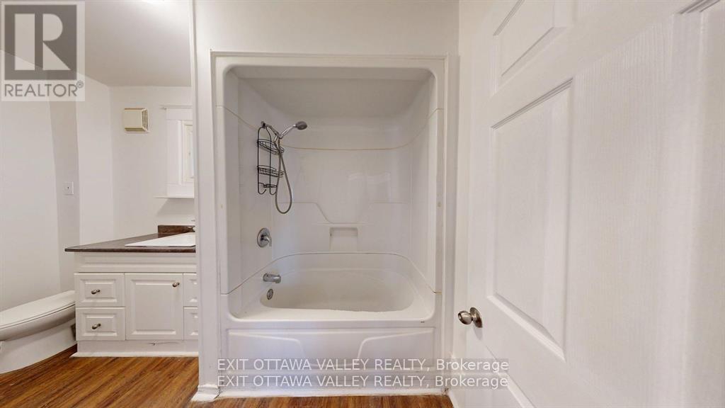 216 Mary Street, Pembroke, Ontario  K8A 5V8 - Photo 30 - X12977290