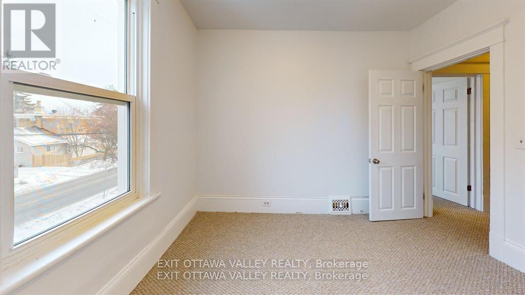 216 Mary Street, Pembroke, Ontario  K8A 5V8 - Photo 33 - X12977290