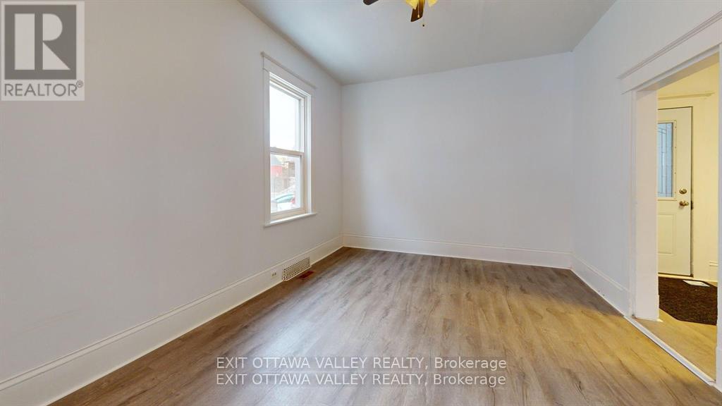216 Mary Street, Pembroke, Ontario  K8A 5V8 - Photo 39 - X12977290