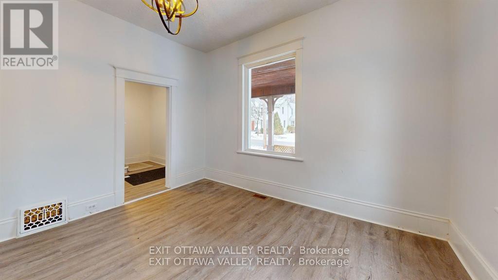 216 Mary Street, Pembroke, Ontario  K8A 5V8 - Photo 41 - X12977290