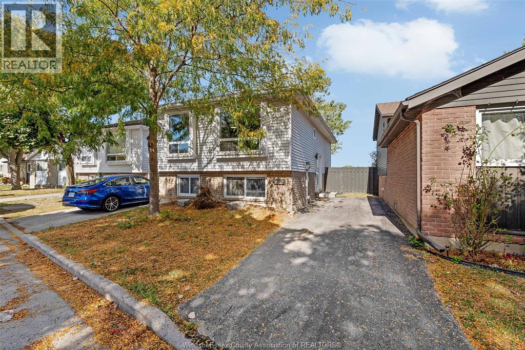9978 Forest Glade Court Unit# 5, Windsor, Ontario  N8R 2B9 - Photo 2 - 26009765