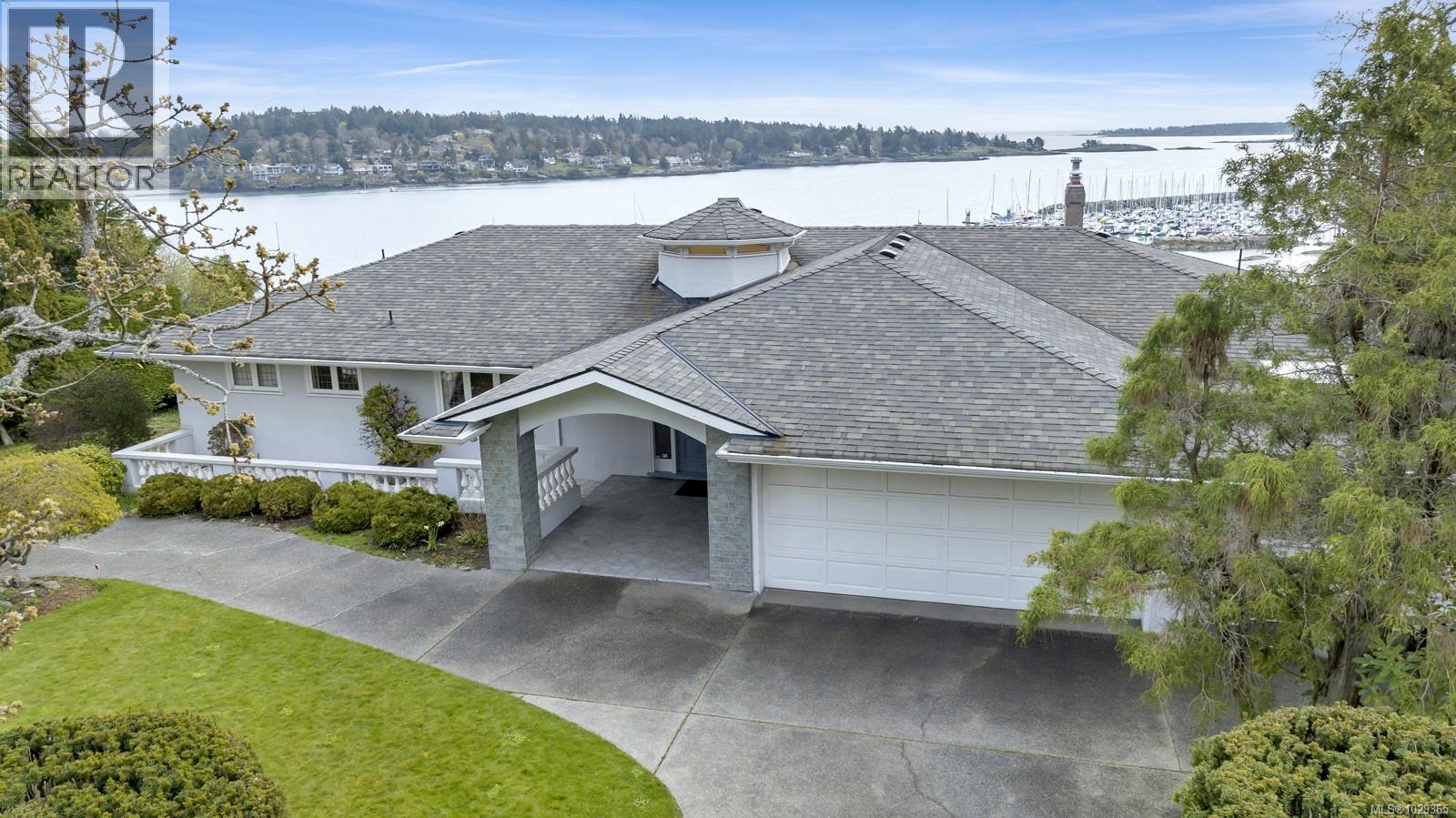 3565 Beach Dr, Oak Bay, British Columbia  V8R 6M6 - Photo 2 - 1029365