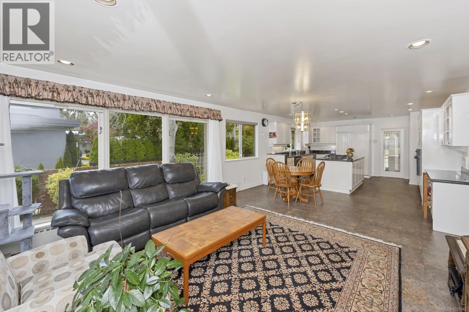 3565 Beach Dr, Oak Bay, British Columbia  V8R 6M6 - Photo 21 - 1029365