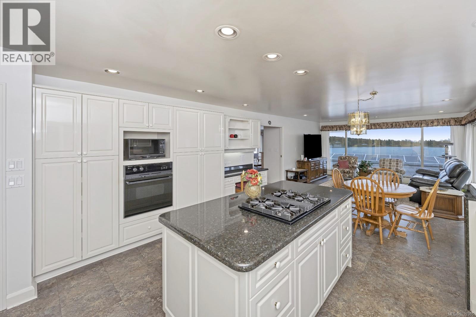 3565 Beach Dr, Oak Bay, British Columbia  V8R 6M6 - Photo 23 - 1029365