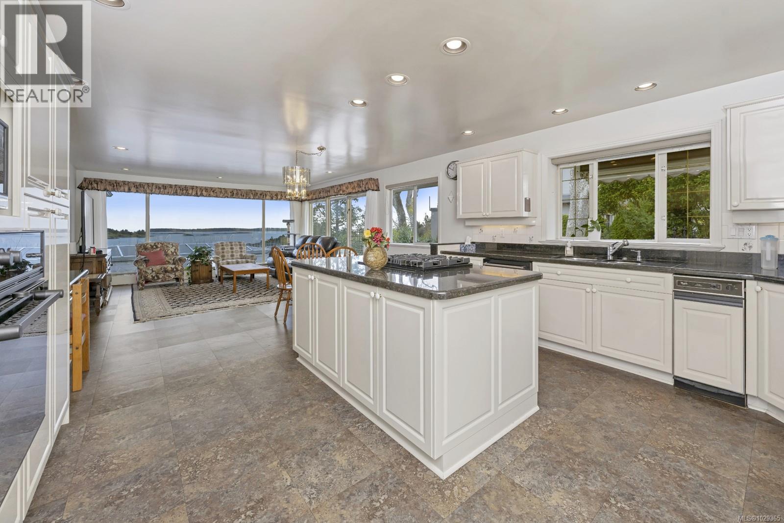 3565 Beach Dr, Oak Bay, British Columbia  V8R 6M6 - Photo 27 - 1029365