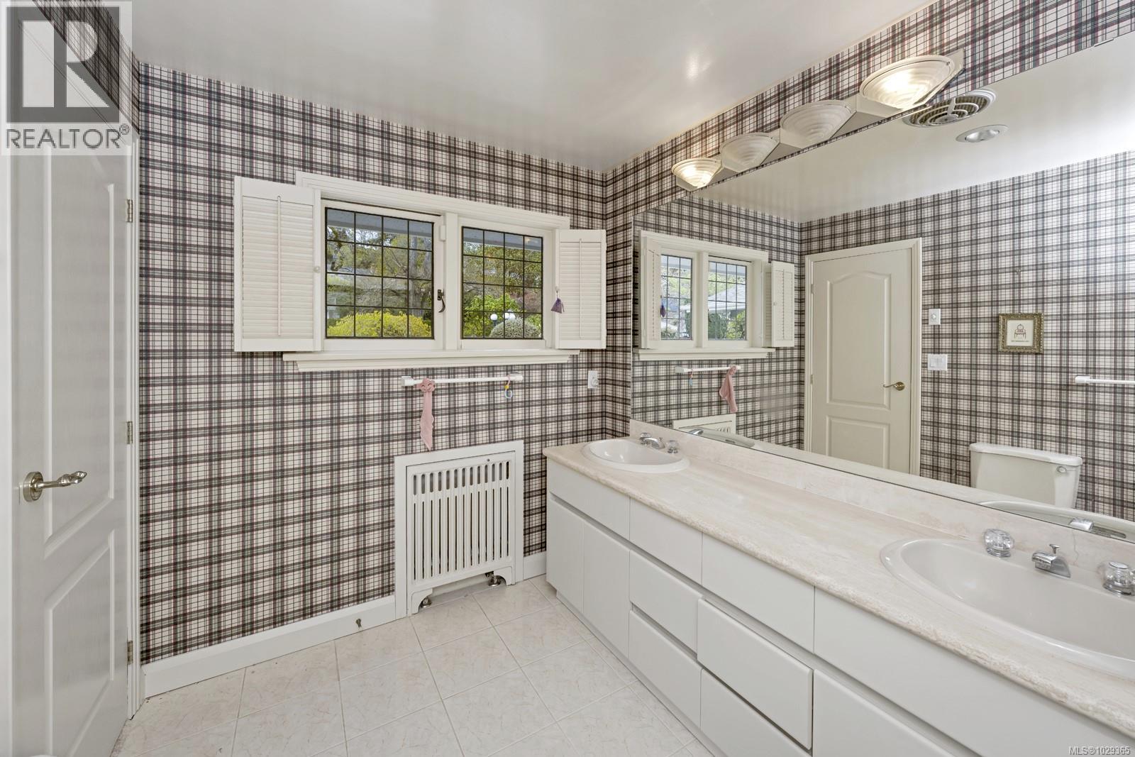 3565 Beach Dr, Oak Bay, British Columbia  V8R 6M6 - Photo 35 - 1029365