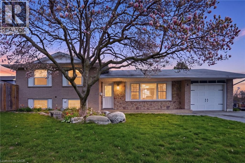 4 CLIFTON DOWNS Road, Hamilton, Ontario