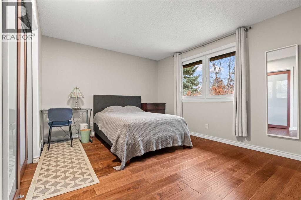 124 Canterbury Drive Sw, Calgary, Alberta  T2W 2G1 - Photo 17 - A2280498