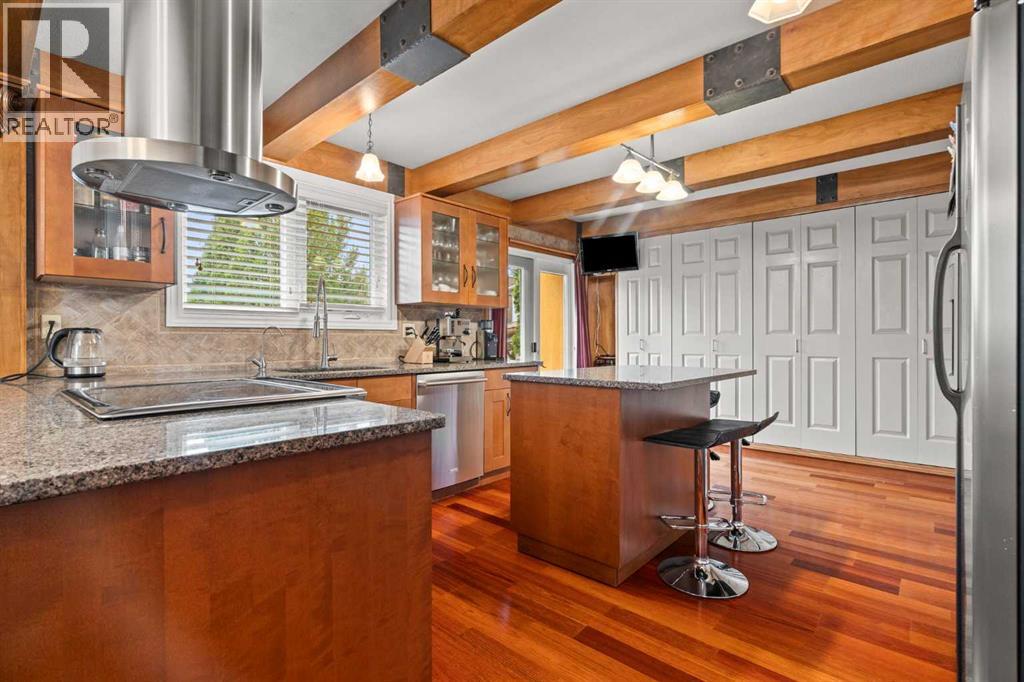 124 Canterbury Drive Sw, Calgary, Alberta  T2W 2G1 - Photo 7 - A2280498