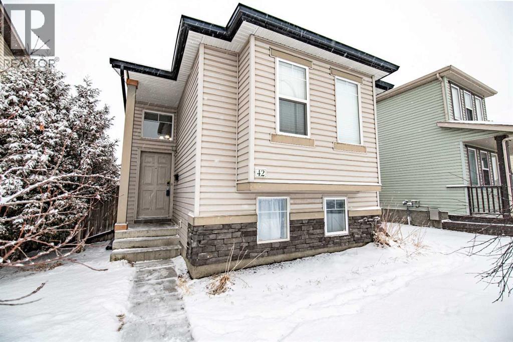 42 Johns Street, Red Deer, Alberta  T4P 4C8 - Photo 2 - A2292356