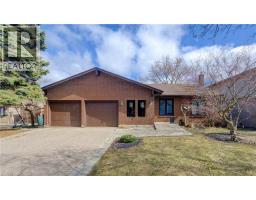 156 CANDLEWOOD Crescent, Waterloo, Ontario