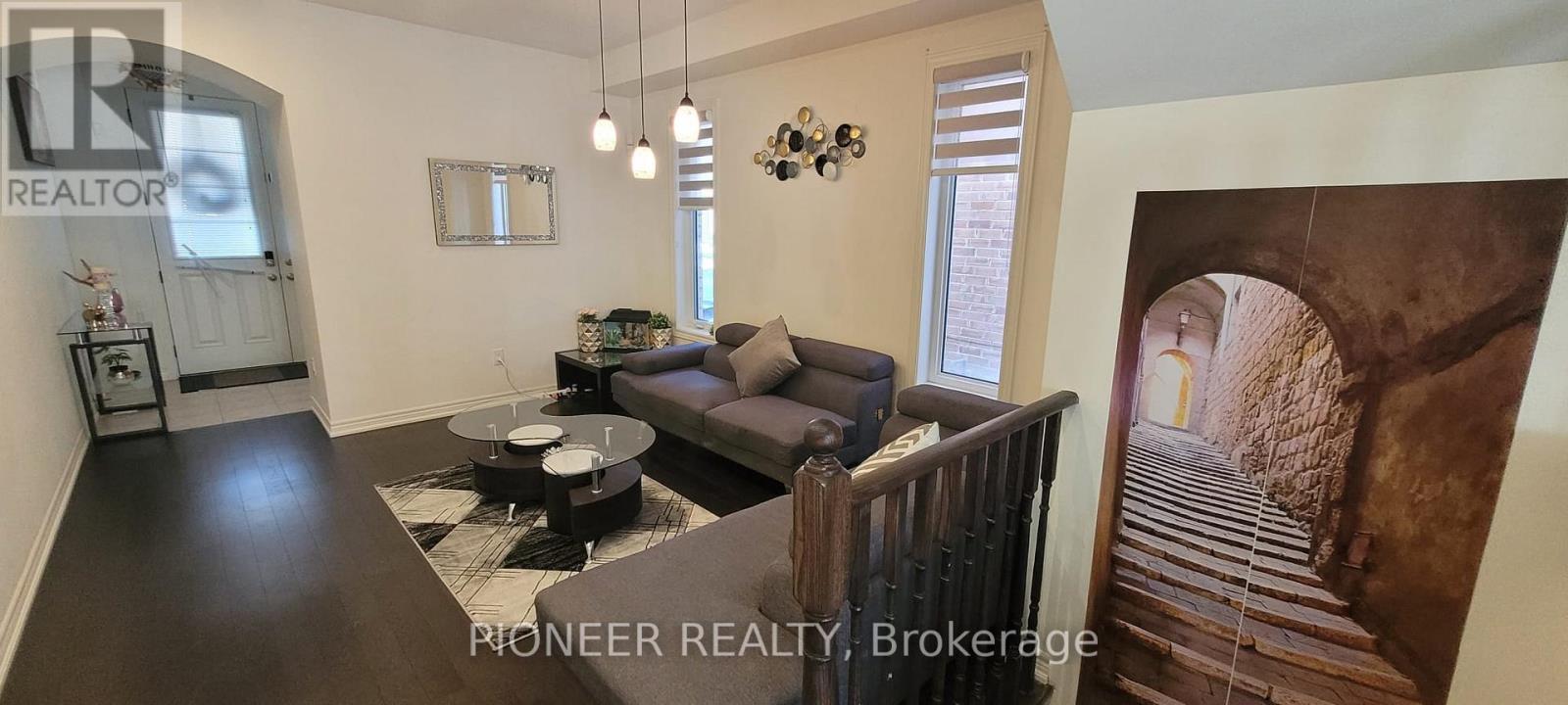 11 Ivor Crescent N, Brampton, Ontario  L7A 4L5 - Photo 5 - W12890546