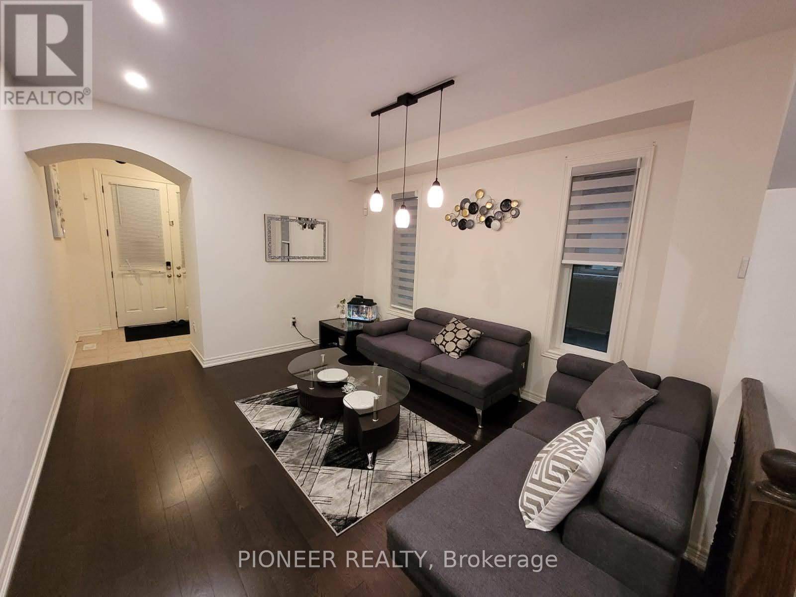 11 Ivor Crescent N, Brampton, Ontario  L7A 4L5 - Photo 31 - W12890546