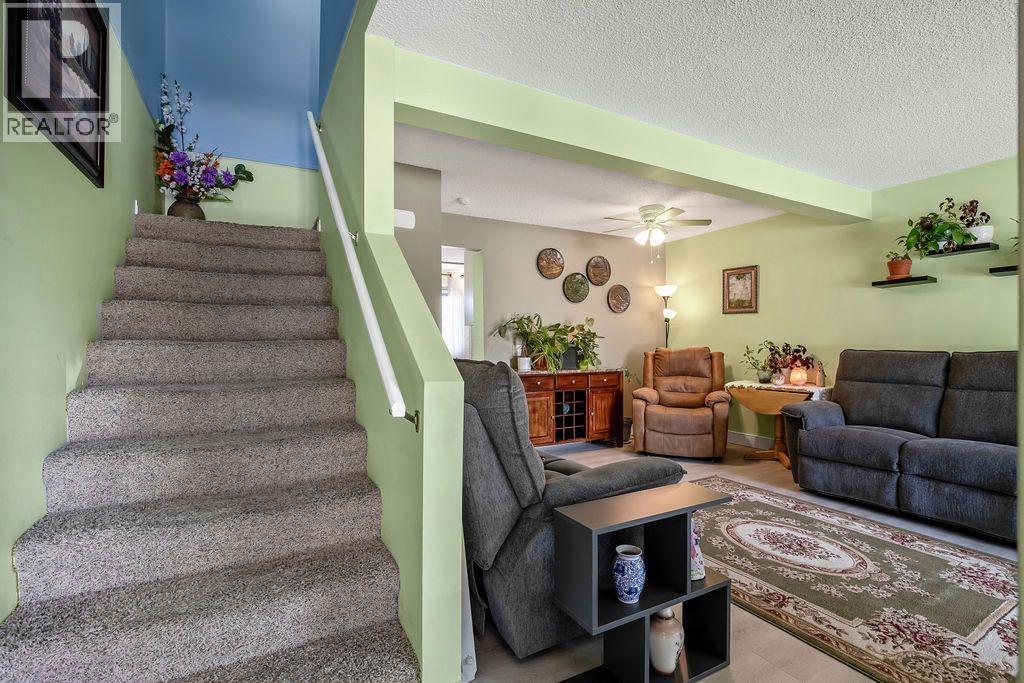 64 Erin Ridge Road SE, Calgary, Alberta  T2B 2W8 - Photo 17 - A2305287