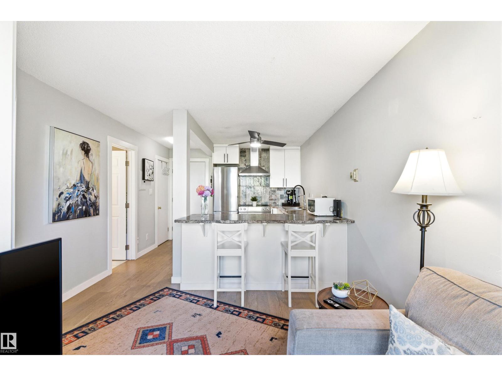 #105 10230 120 Street Nw Nw, Edmonton, Alberta  T5K 2A3 - Photo 3 - E4485125