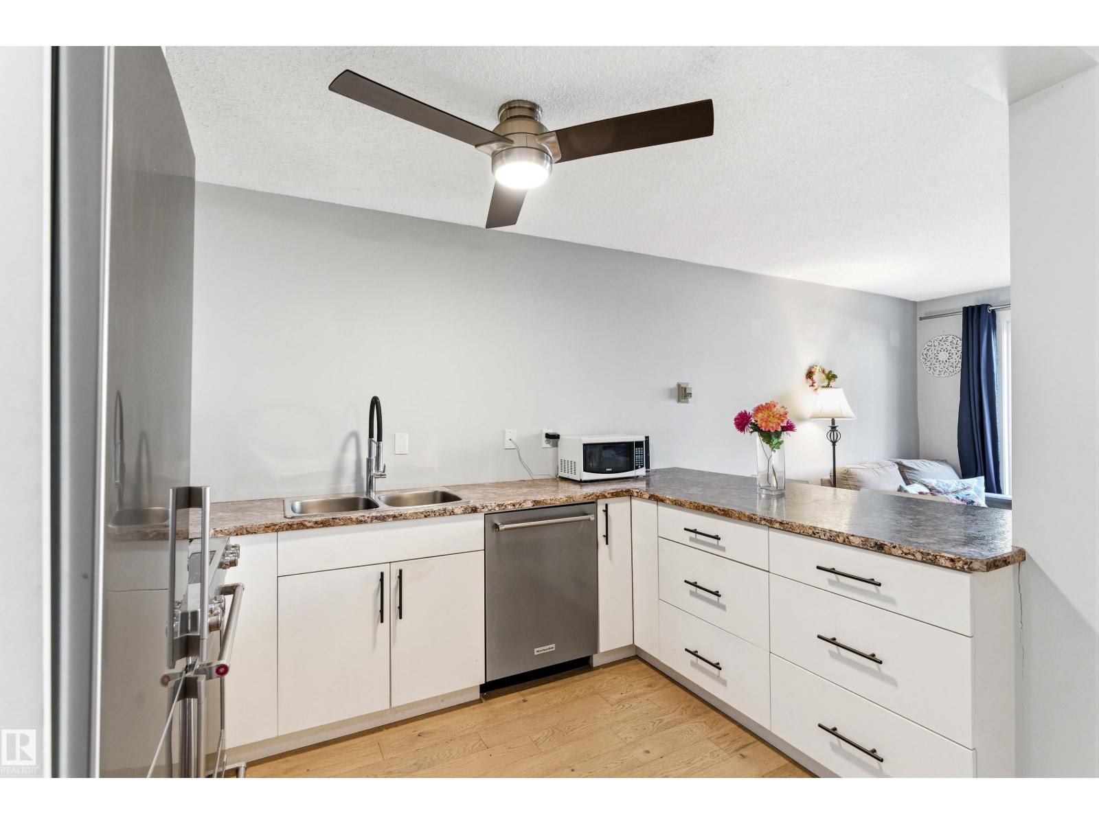 #105 10230 120 Street Nw Nw, Edmonton, Alberta  T5K 2A3 - Photo 7 - E4485125