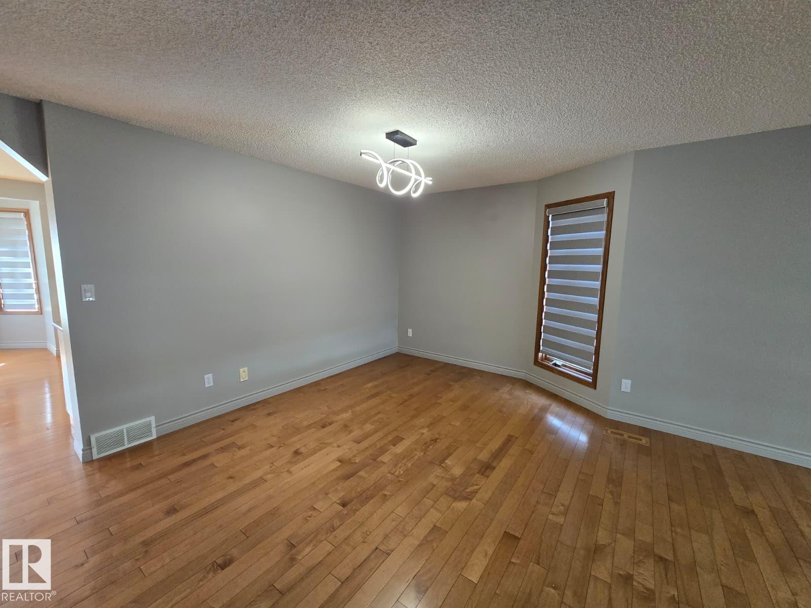 3007 44a Av Nw, Edmonton, Alberta  T6T 1H1 - Photo 10 - E4485126