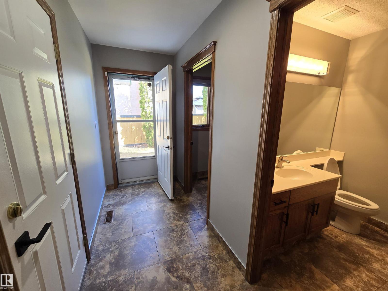 3007 44a Av Nw, Edmonton, Alberta  T6T 1H1 - Photo 17 - E4485126