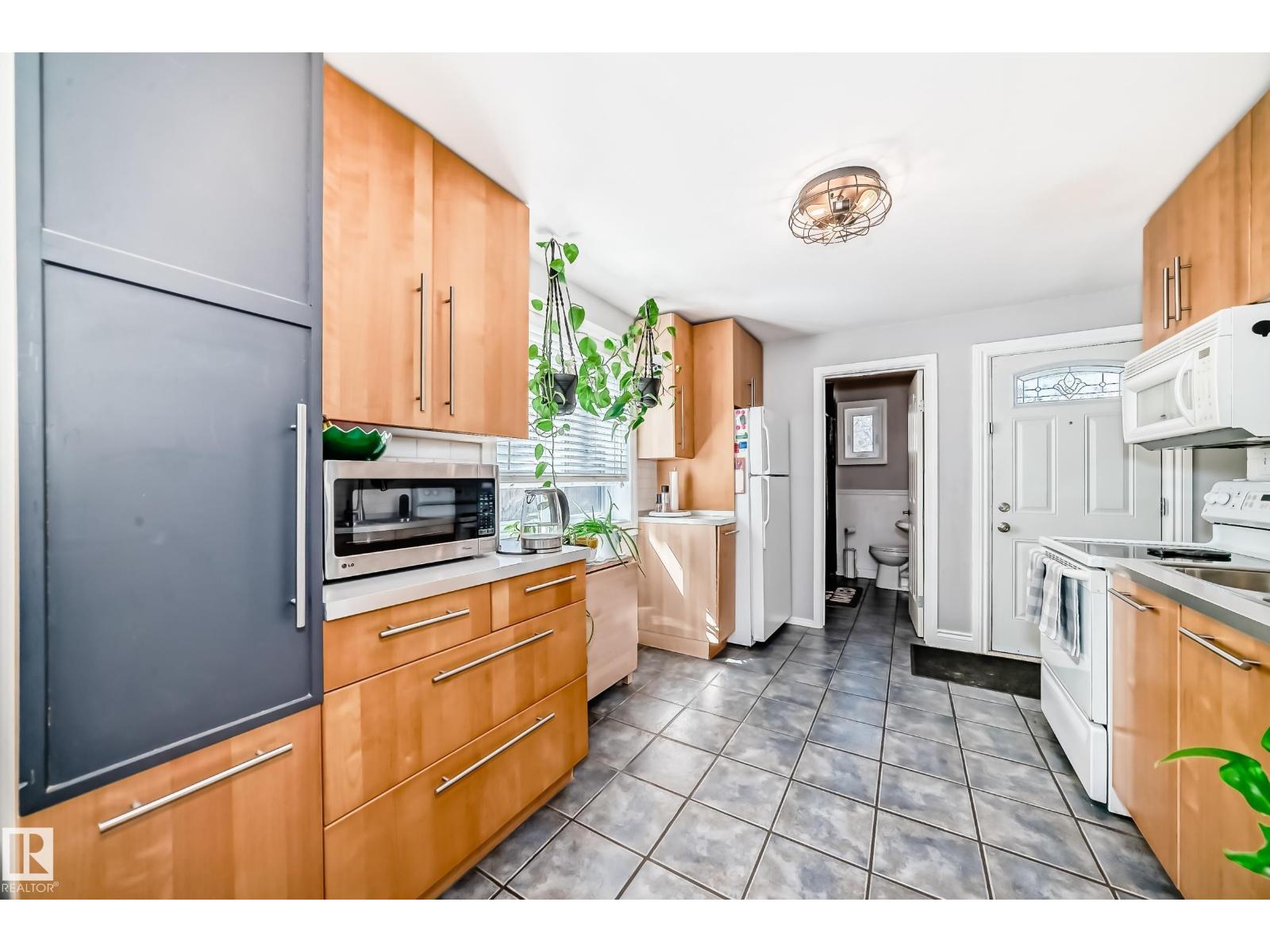 12146 95 St Nw, Edmonton, Alberta  T5G 1M8 - Photo 2 - E4485130