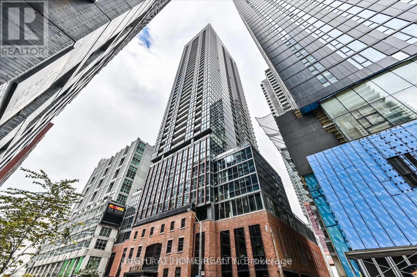 2905 - 88 BLUE JAYS WAY