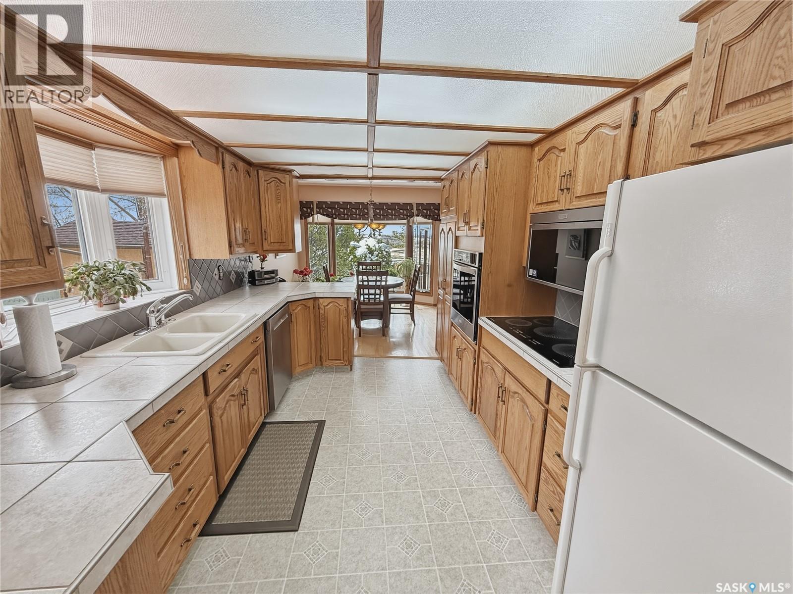 412 Curry Crescent, Swift Current, Saskatchewan  S9H 4X4 - Photo 16 - SK034273