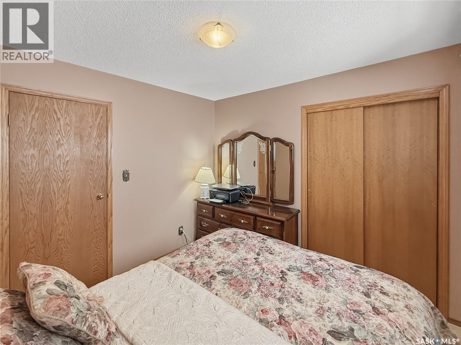 412 Curry Crescent, Swift Current, Saskatchewan  S9H 4X4 - Photo 27 - SK034273