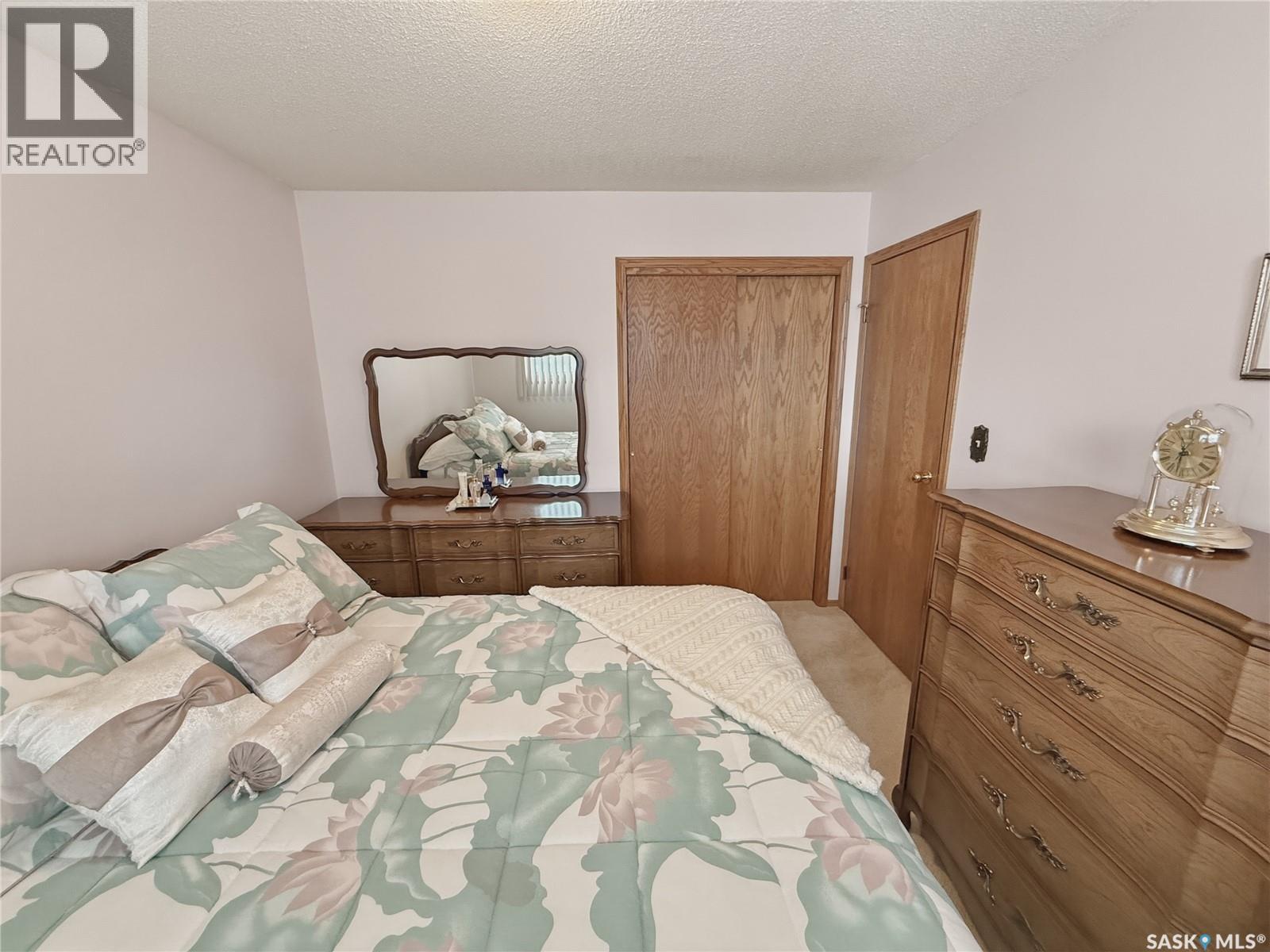 412 Curry Crescent, Swift Current, Saskatchewan  S9H 4X4 - Photo 31 - SK034273