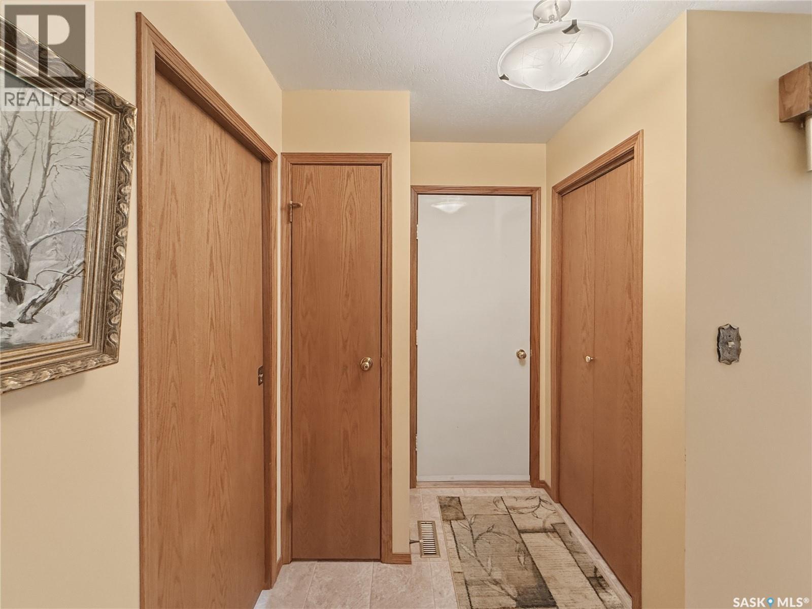 412 Curry Crescent, Swift Current, Saskatchewan  S9H 4X4 - Photo 32 - SK034273