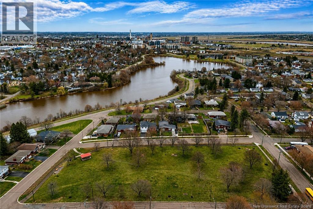 216 Westmount Boulevard, Moncton, New Brunswick  E1E 1V4 - Photo 5 - NB137886