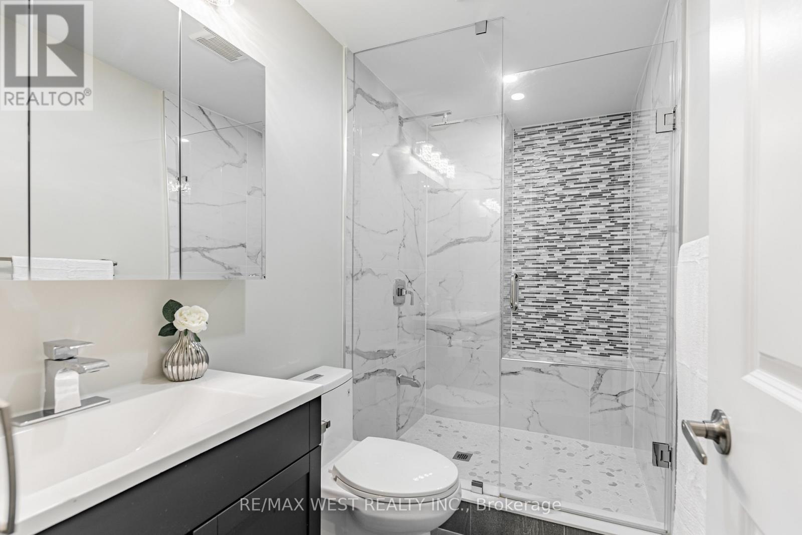 175 Woodgate Pines Drive, Vaughan, Ontario  L4H 4K5 - Photo 40 - N13068082