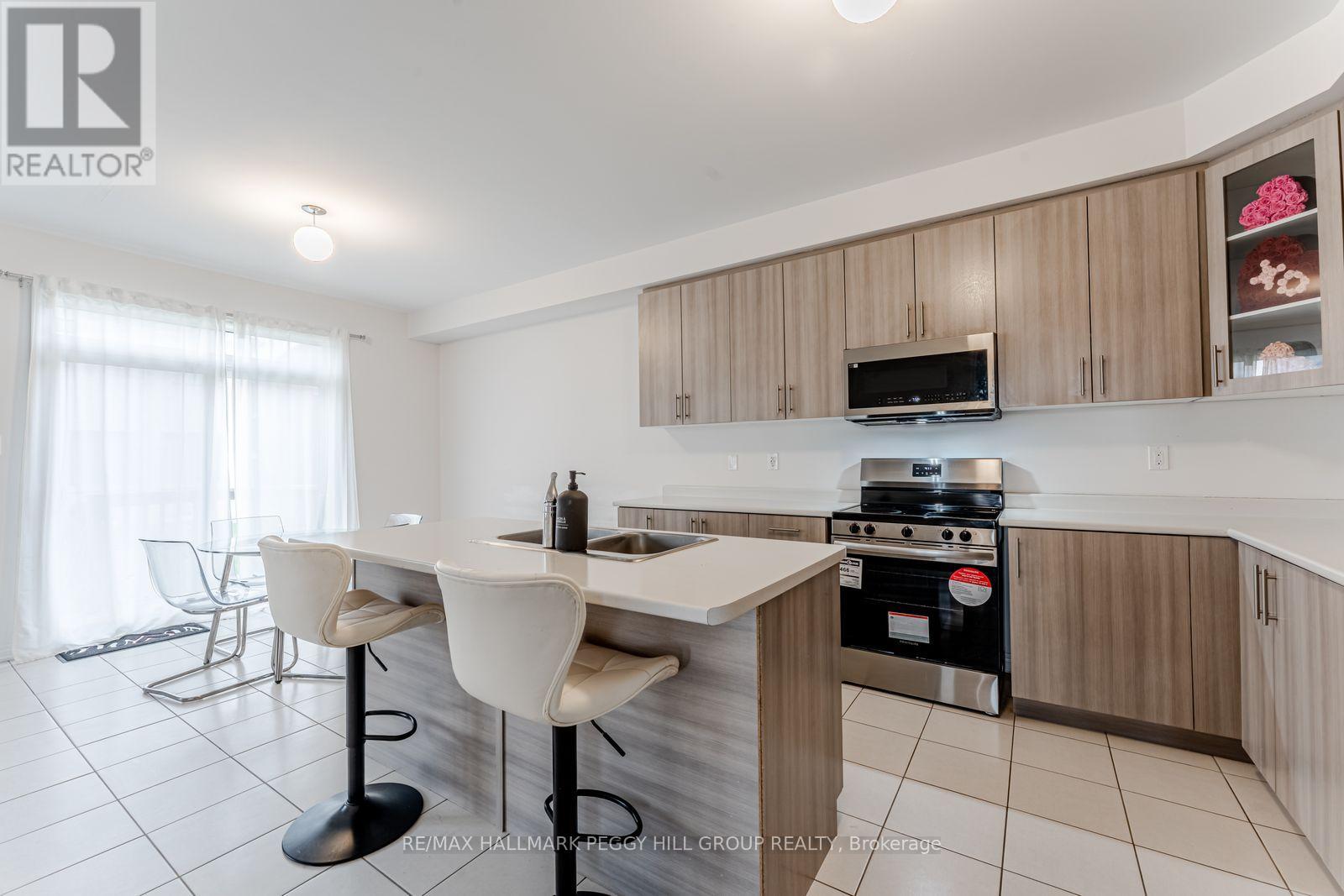 17 Baycroft Boulevard, Essa, Ontario  L3W 0L7 - Photo 4 - N13068116